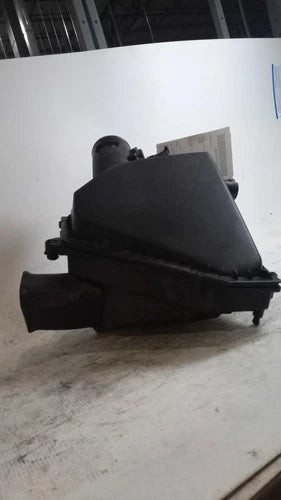2013 Cadillac Ats 3.6L California Emissions Opt Used OEM Air Cleaner Assembly used OEM air cleaner assembly
