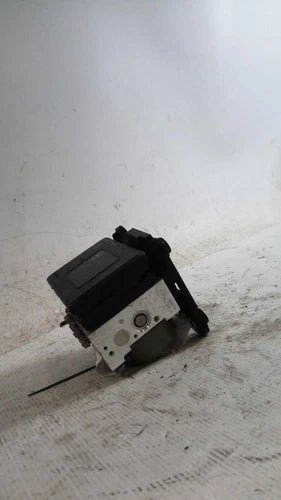 2018 Audi A3 Convertible Gr Used OEM ABS Pump and Motor Assembly used OEM ABS pump and module assembly