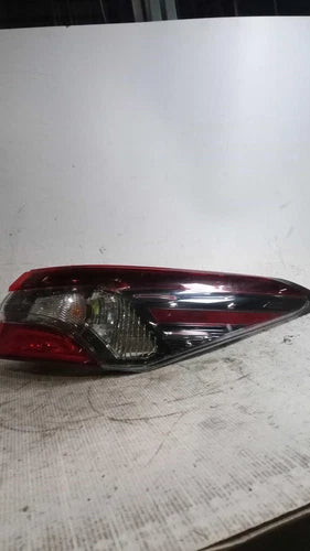 2021 Toyota Camry Quarter Panel Mounted Inc Used OEM Right Tail Light Assembly used OEM tail light assembly