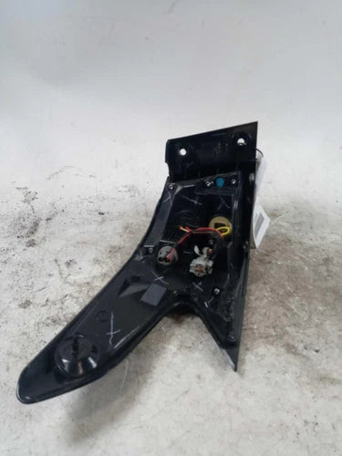 2021 Nissan Versa Quarter Panel Mounted Rig Used OEM Right Tail Light Assembly used OEM tail light assembly