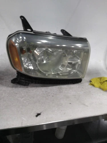 2009 Honda Pilot Right Headlight 33100SZAA01 Used OEM Headlights used OEM headlight assembly