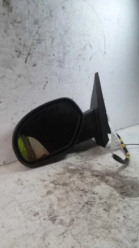 2009 GMC Yukon Power w/turn signal w/o wide load ext Used OEM door mirror used OEM door mirror