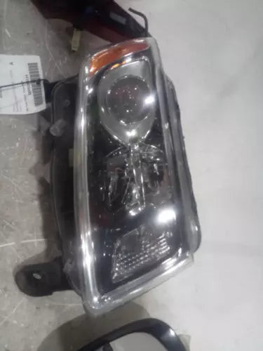 2014 Jeep Grand cherokee Laredo quad halogen Used OEM headlight used OEM headlight