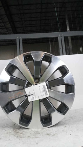 2022 Kia Telluride 20x7-1/2 alloy 10 spoke machined face Used OEM wheel used OEM wheel
