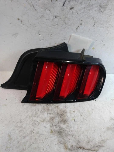 2015 Ford Mustang w/o chrome trim Right Gra Used OEM tail light used OEM tail light