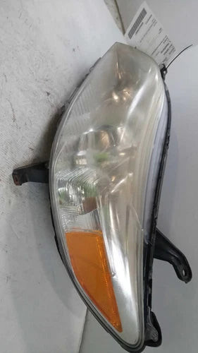 2015 Toyota Sienna halogen clear lens Left Gr Used OEM headlight used OEM headlight