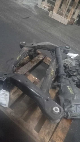 2015 Jeep Cherokee Rear standard duty suspensi Used OEM subframe or crossmember used OEM subframe or crossmember