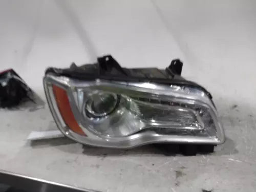 2013 Chrysler 300 halogen Right Used OEM headlight used OEM headlight