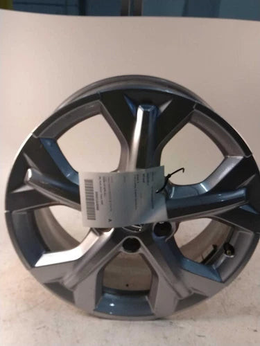 2023 Honda Hr-v 17x6-1/2 alloy 5 spoke painted silver Used OEM wheel used OEM wheel