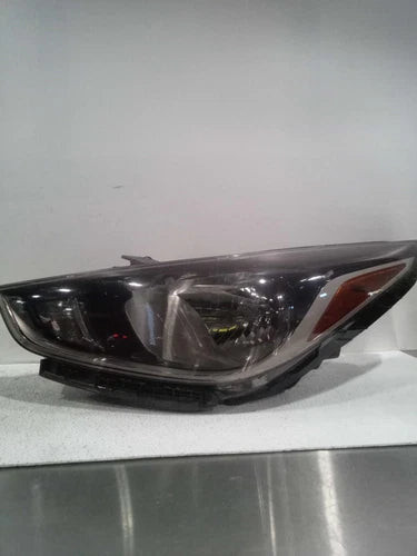 2018 Hyundai Accent w/o projector Right Grad Used OEM headlight used OEM headlight