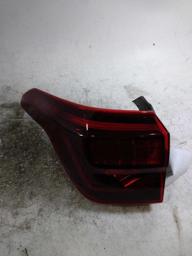 2022 Kia Seltos quarter panel mounted incand Used OEM tail light used OEM tail light