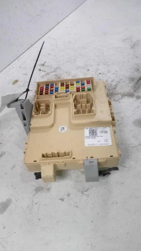 2020 Hyundai Palisade Used OEM fuse box or power module used OEM fuse box or power module