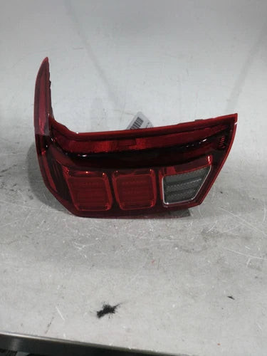 Hyundai Palisade 2020 Tail Light Assembly OEM R Right Used 4DR SUV used OEM tail light
