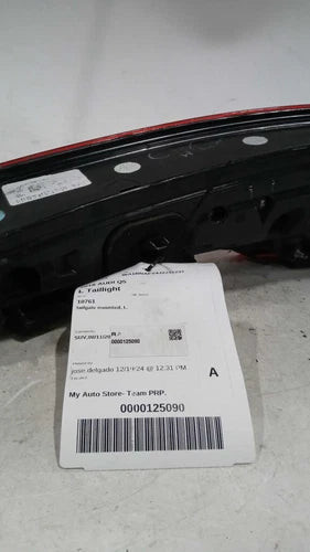 2018 Audi q5 tailgate mounted Left Grad Used OEM tail light used OEM tail light
