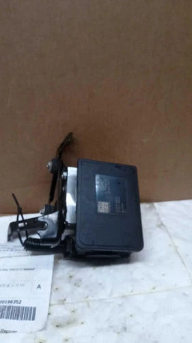 2019 Honda Odyssey ABS Modulator Grey Used OEM 57100THRA03 43000 Miles used OEM ABS pump and module