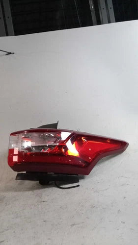 2018 Chevrolet Traverse Right Tail Light Assembly OEM Grey Used SUV used OEM tail light