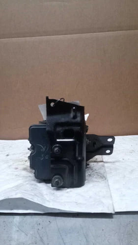 2019 Nissan Rogue Sport ABS Pump Motor Assembly Red OEM Used 6 Mo Warranty used OEM ABS pump and module