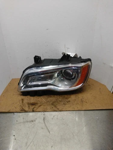 2014 Chrysler 300 halogen Right Used OEM headlight used OEM headlight