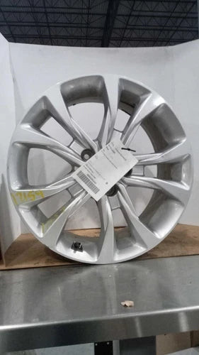 2020 Kia Telluride 18x7-1/2 alloy 5 spoke split spoke silver Gr Used OEM wheel used OEM wheel