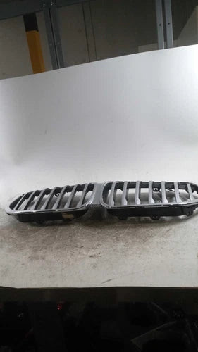 2021 BMW x1 w/o M-aerodynamic package upper Upper Gr Used OEM grille used OEM grille