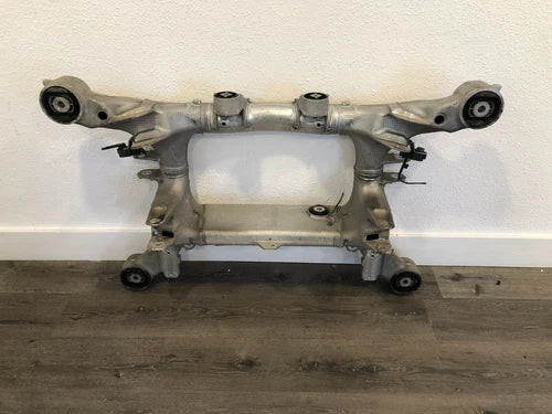 2011-2015 BMW 7 F01 F02 REAR CROSSMEMBER SUBFRAME AXLE CARRIER SUB FRAME OEM used OEM rear subframe and crossmember