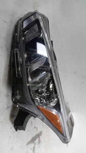 2021 Nissan Versa halogen Left Used OEM headlight used OEM headlight