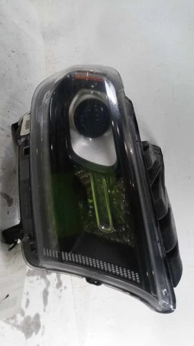2016 Dodge Durango w/LED daytime running lam Used OEM headlight used OEM headlight