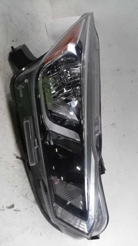 2021 Nissan Versa halogen Right Used OEM headlight used OEM headlight