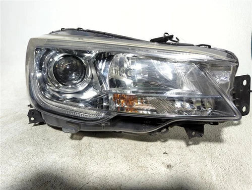 2019 Subaru Ascent halogen Right Used OEM headlight used OEM headlight