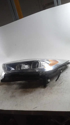 2019 Ford Escape halogen w/o LED accent Left Used OEM headlight used OEM headlight