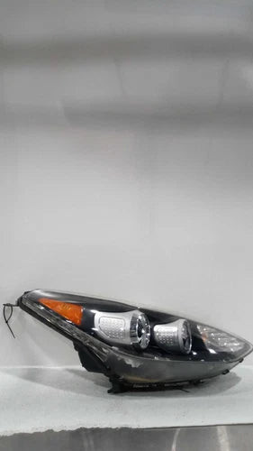 2017 Kia Sportage AWD halogen halogen daytim Used OEM headlight used OEM headlight