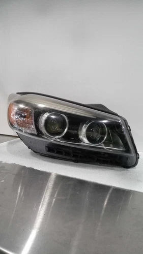 2016 Kia Sorento halogen bulb type LED accen Used OEM headlight used OEM headlight