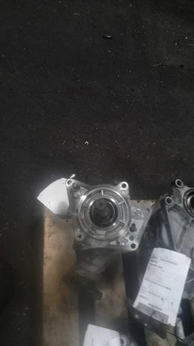 Used Nissan Rogue Transfer Case Assembly OEM 2010 White 143K miles used OEM transfer case