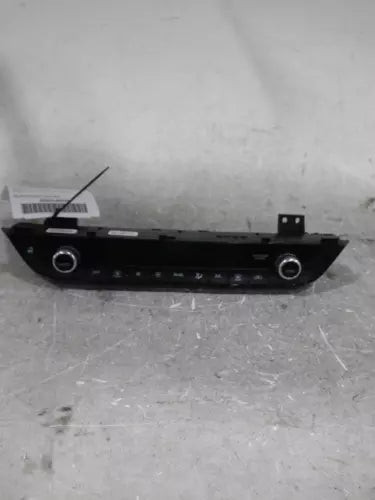 2021 Kia Telluride front US market automatic temp Used OEM A/C climate control module used OEM A/C climate control module