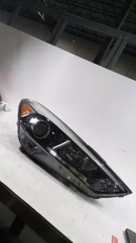 2017 Hyundai Tucson gasoline halogen w/LED a Used OEM headlight used OEM headlight