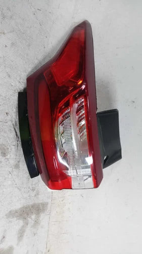 2021 Chevrolet Traverse quarter panel mounte Used OEM tail light used OEM tail light