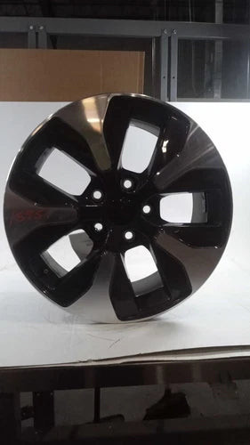 Jeep Grand Cherokee 2022 Grey OEM Wheel 4DR SUV Used 12000 Miles used OEM wheel