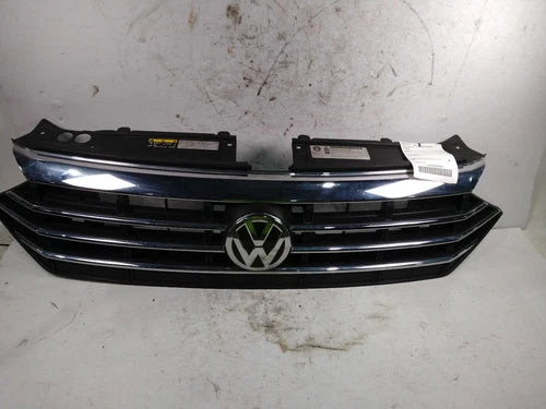 2019 Volkswagen Jetta upper w/o R-Line Upper Used OEM grille used OEM grille