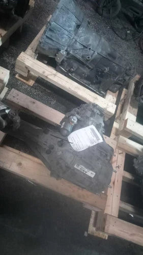 2016 Chevrolet Silverado 1500 Transfer Case Assembly OEM Black Used 141K used OEM transfer case