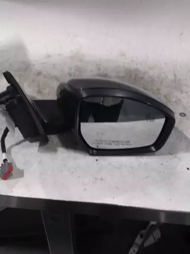 2018 Land Rover Discovery sport Power heated puddle Used OEM door mirror used OEM door mirror