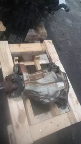 2011 Jeep Grand Cherokee Differential Carrier Assembly OEM 160K Used used OEM differential carrier