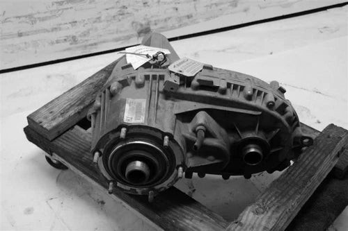 Used OEM 2007 Cadillac Escalade EXT Transfer Case Assembly Black 176K Miles used OEM transfer case