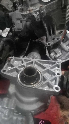 Used OEM 2015 Kia Sorento Transfer Case Assembly Silver 60000 Miles used OEM transfer case