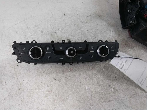 2017 Audi q7 front 3 knobs w/o ventilated se Used OEM A/C climate control module used OEM A/C climate control module