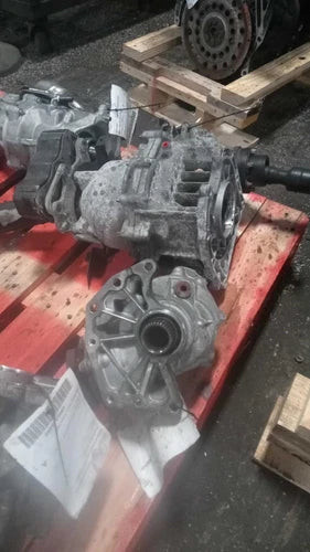 Used OEM Nissan Rogue Sport Transfer Case Assembly 2018 Black 108k miles used OEM transfer case