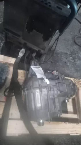 2012 GMC Yukon Transfer Case Assembly OEM Black 188K Miles Used Salvage used OEM transfer case