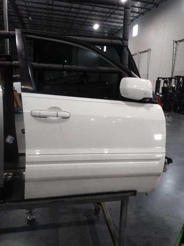 2007 Honda Pilot electric Front Left G Used OEM complete door assembly used OEM complete door assembly