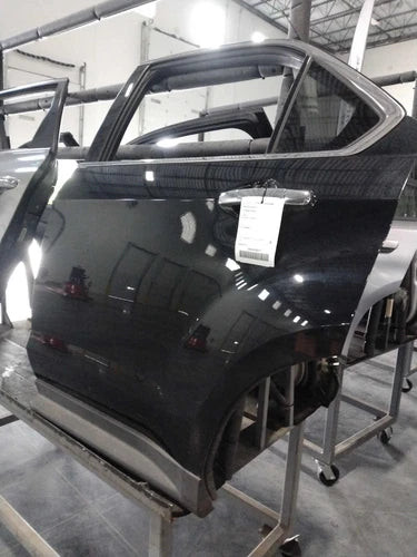 2013 Chevrolet Equinox w/o privacy Used OEM complete door assembly used OEM complete door assembly
