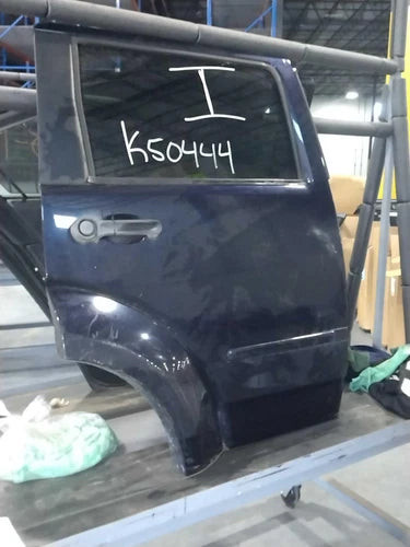 2011 Dodge Nitro electric R. priva Used OEM complete door assembly used OEM complete door assembly