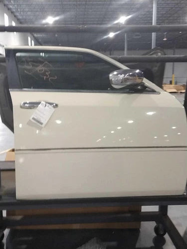 2006 Chrysler 300 Front Right Used OEM complete door assembly used OEM complete door assembly